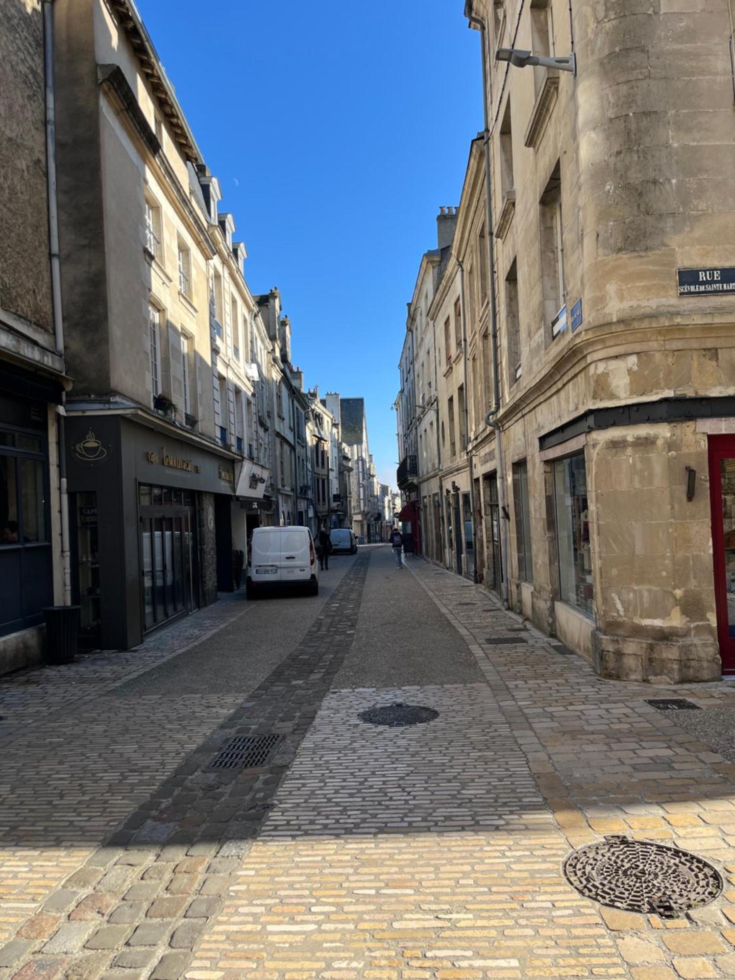 Apartamento Le Cosy Du Marche Notre-Dame Poitiers Exterior foto